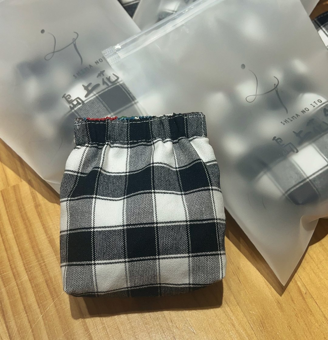 弹片包 口金包 收纳袋 挤压包 金门花帔 - 化妆包/杂物包 - 棉 透明