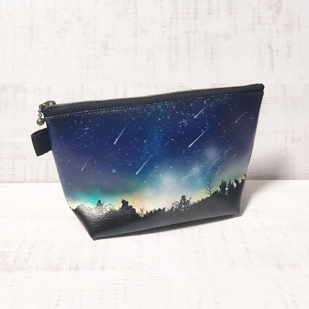 Pouch Meteor / Cosmetic pouch / accessory case / galaxy / Starry sky / star - 化妆包/杂物包 - 人造皮革 多色