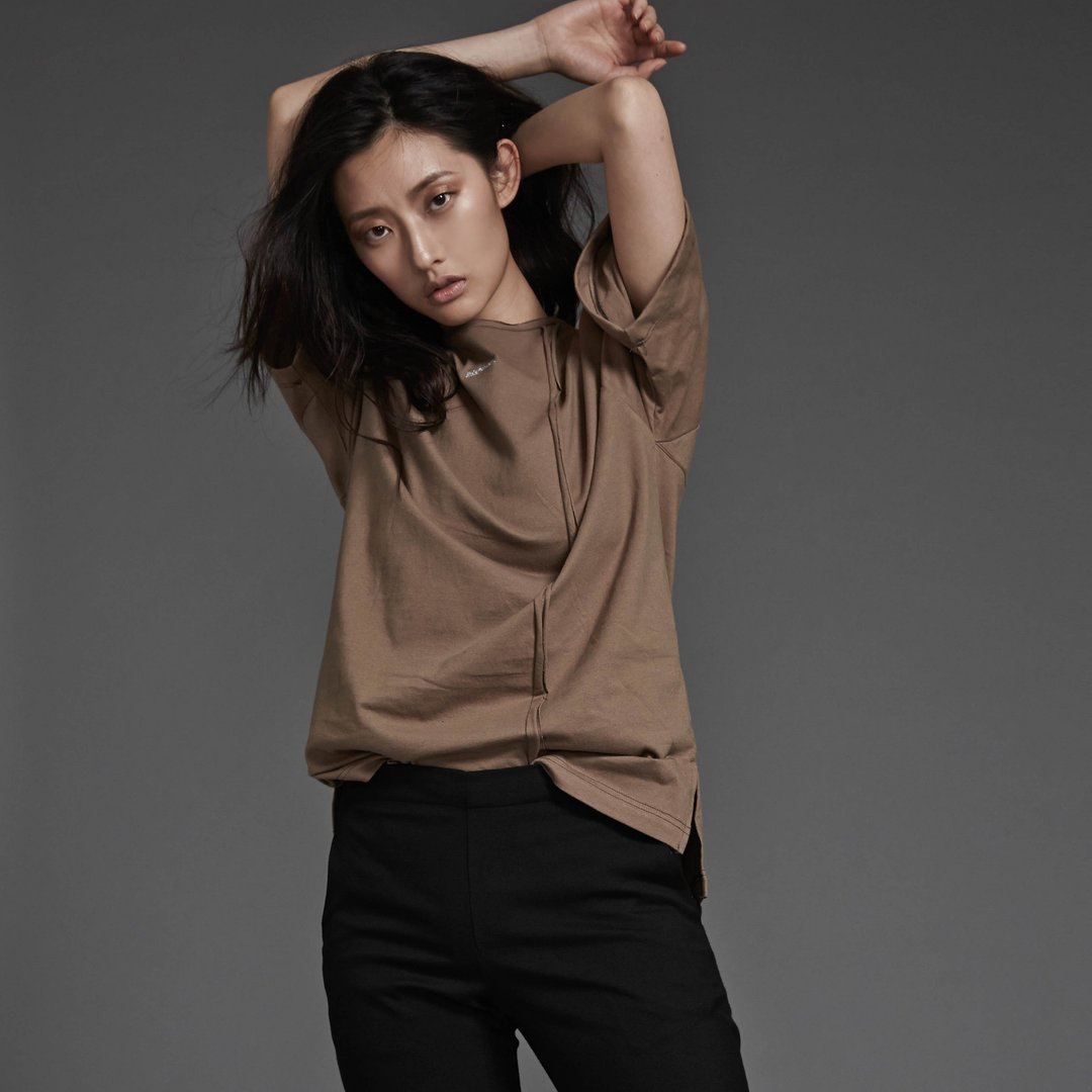 DYCTEAM - Cutting Fifth Sleeve (仅M号) - 女装 T 恤 - 棉 卡其色