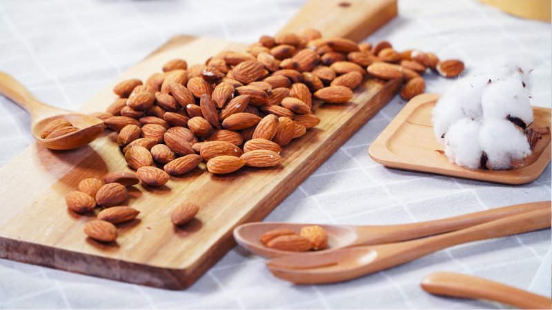 【中秋节礼物预订】顶级原味杏仁果 (200公克/袋) - 坚果 - 新鲜食材 卡其色