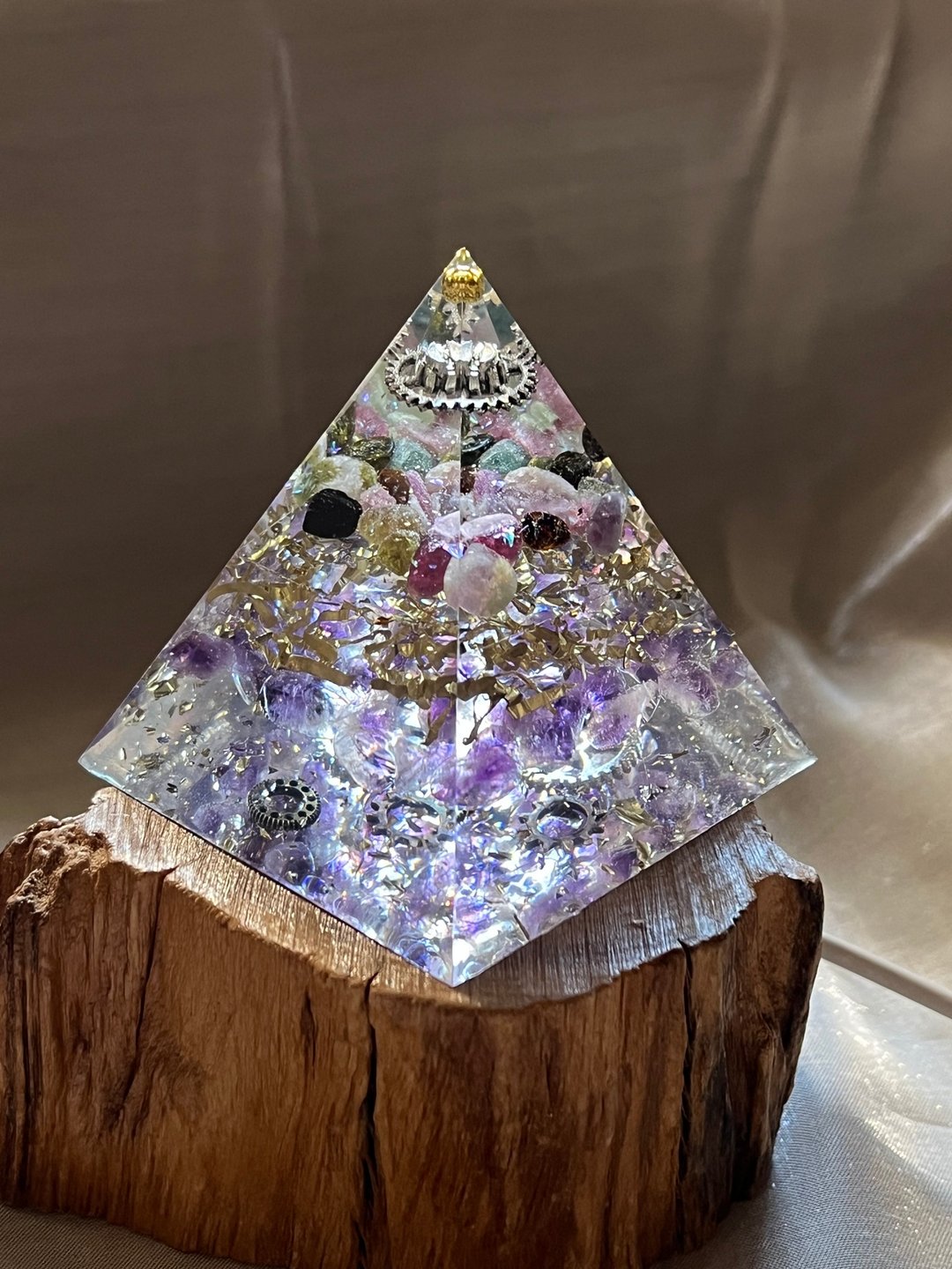 订制【奥刚能量塔-给丰盛他人的你】碧玺/紫水晶-奥根金字塔 - 摆饰 - 树脂 透明