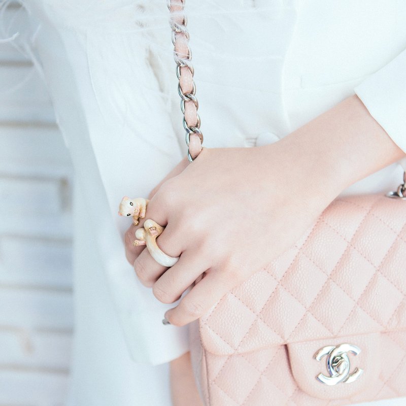 Peach puff ferret ring - 戒指 - 其他金属 金色