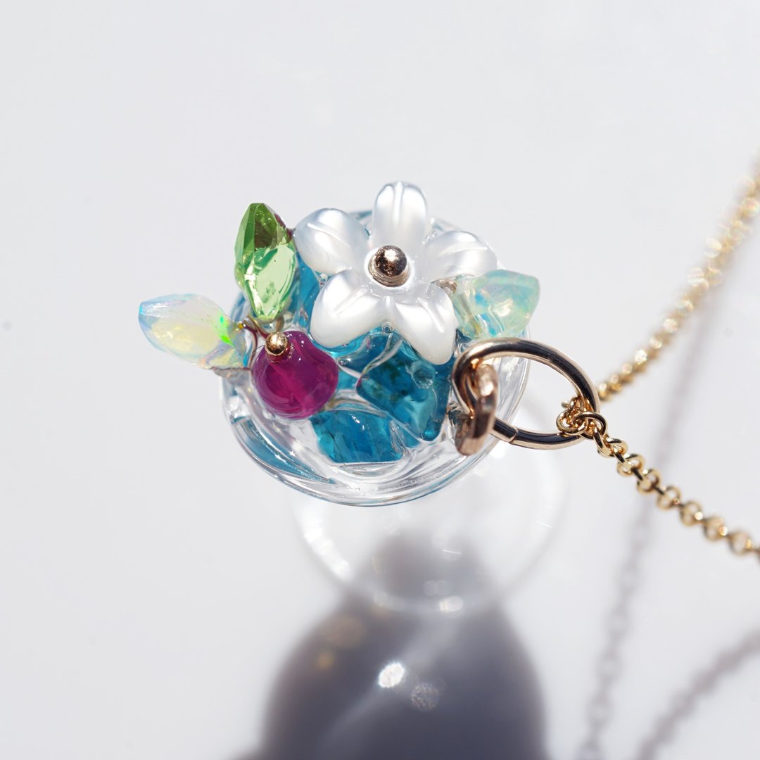宝石“Blue Hawaii”项链・欧泊、红宝石、磷灰石 Jewel Blue Hawaii - 项链 - 宝石 蓝色