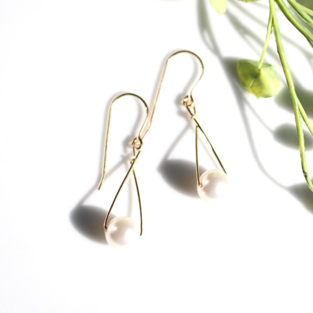 14kgf Swarovski Pearl Wire Earrings - 耳环/耳夹 - 其他金属 白色