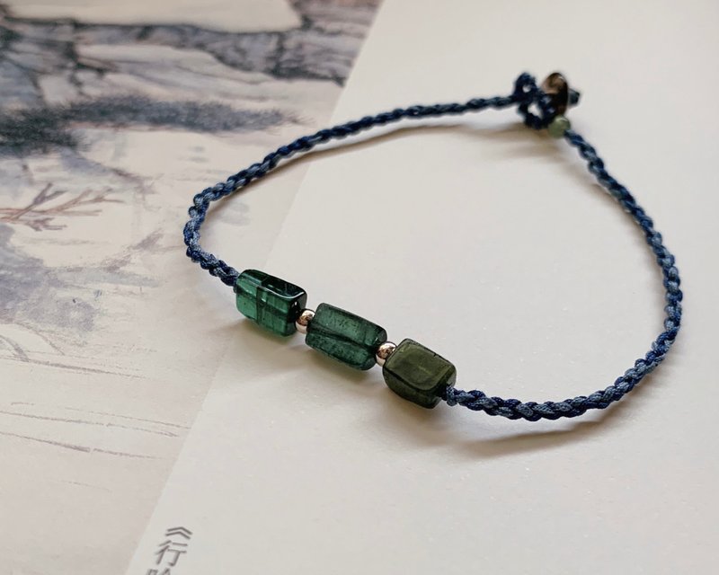 售完欣赏 等诗绿。天然绿碧玺复古转运银珠编织手绳 辟邪纳福手链 - 手链/手环 - 玉石 绿色