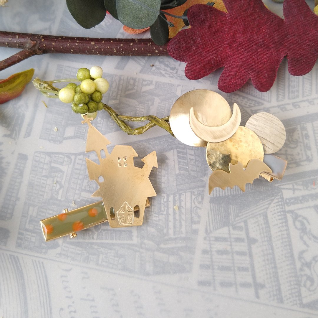 Brass moon and bat monster house mini hair clip 2 set autumn lucky bag - 发饰 - 铜/黄铜 绿色