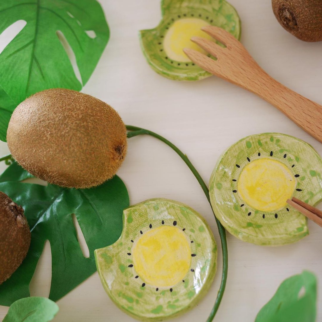 Chopstick rest of a kiwi - 筷子/筷架 - 陶 绿色