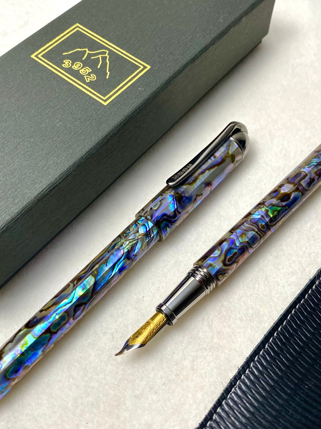 3952 老山羊 - 噍哖 严选全鲍鱼贝壳 双色钢尖系列钢笔 - 钢笔 - 其他材质 