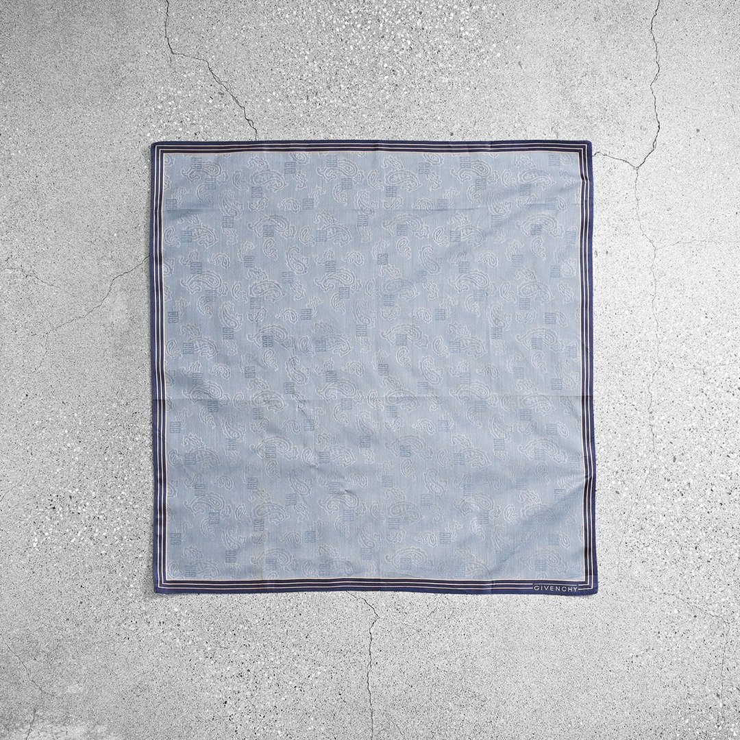 Givenchy古董方巾/古董丝巾、丝巾搭配、二手精品、vintage scarf - 手帕/方巾 - 棉．麻 蓝色