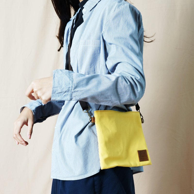 Canvas 14 shoulder bag 01 - 侧背包/斜挎包 - 棉．麻 黄色