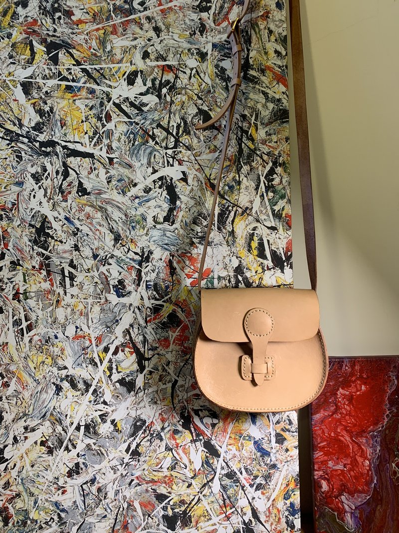 【梁絮皮艺】真皮 皮革圆包/单肩包/斜肩包/斜背包/侧背包/牛皮/ - 侧背包/斜挎包 - 真皮 金色