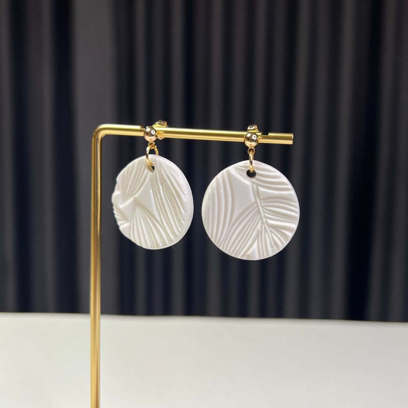 Quiet Luxury 白瓷耳环 White Leaf Trace 圣诞 派对 礼物 包装 - 耳环/耳夹 - 瓷 白色