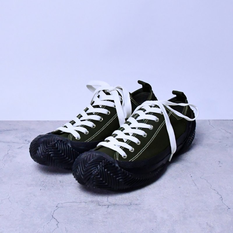 unic军绿/石蜡帆布/设计/男鞋/休闲鞋/帆布鞋 - 男款休闲鞋 - 棉．麻 绿色