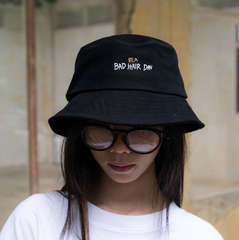 Bad bear day - 渔夫帽 (黑色) - 帽子 - 棉．麻 黑色