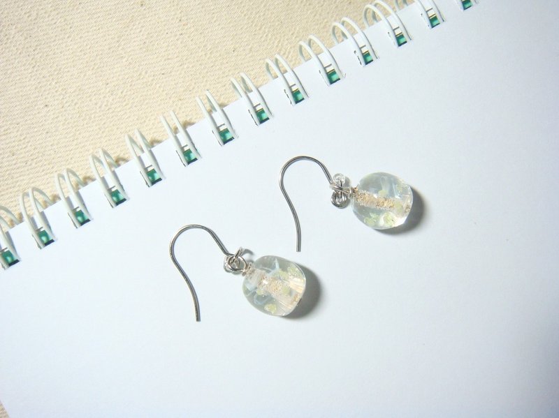 柚子林琉璃 - 追寻着小小亮光 - 透明系微白纹夜光款 -可改夹 - 耳环/耳夹 - 玻璃 透明