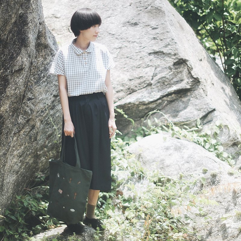 彼得潘领木扣上衣-橄榄绿 - 女装上衣 - 棉．麻 绿色