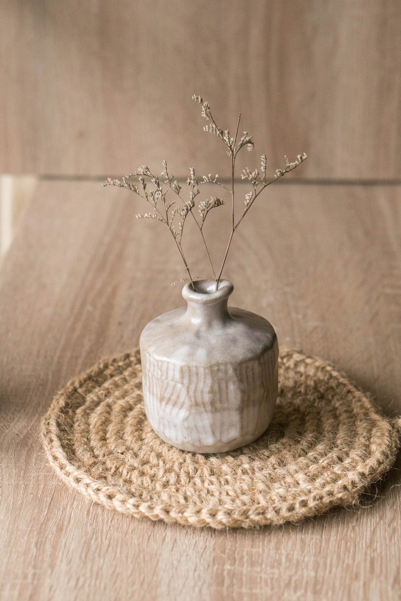 米白刻纹陶瓶 - 花瓶/陶器 - 陶 白色