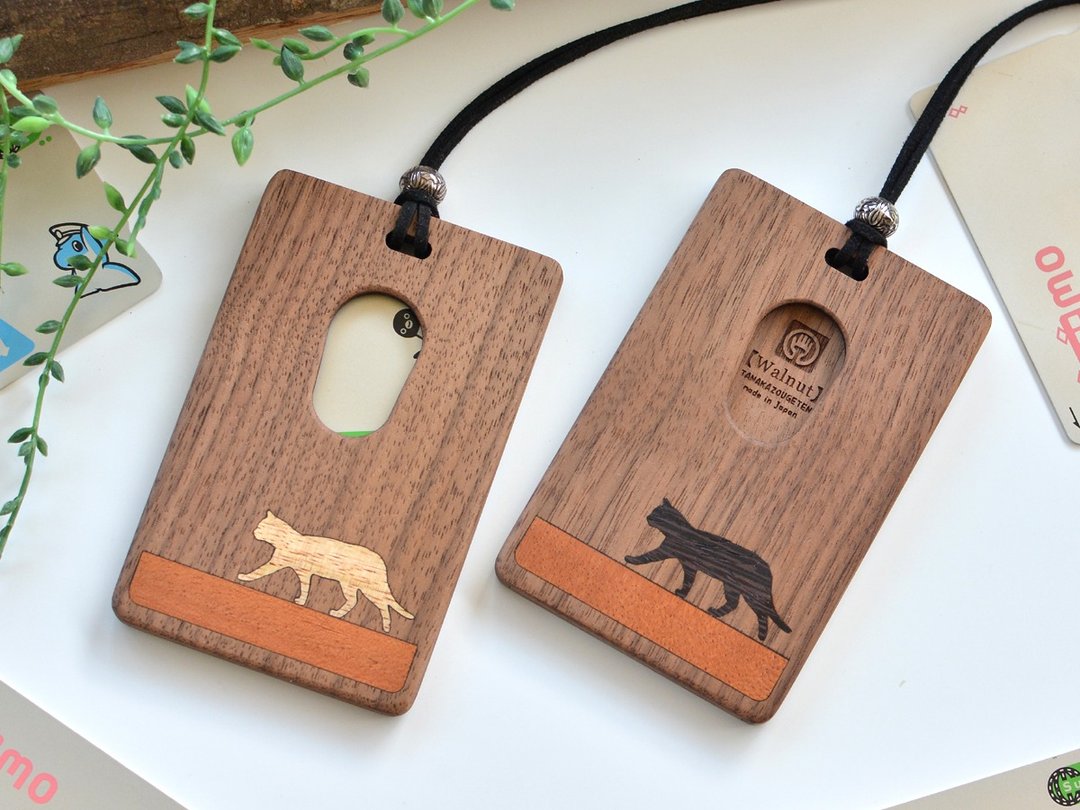 Wooden IC card case [Walking cat] White and black / Walnut - 证件套/卡套 - 木头 咖啡色