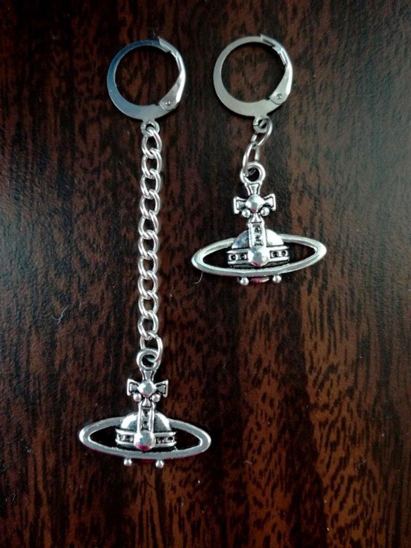Nana asymmetrical earrings Saturn orbit mismatched earrings Planet earrings - 耳环/耳夹 - 其他金属 银色