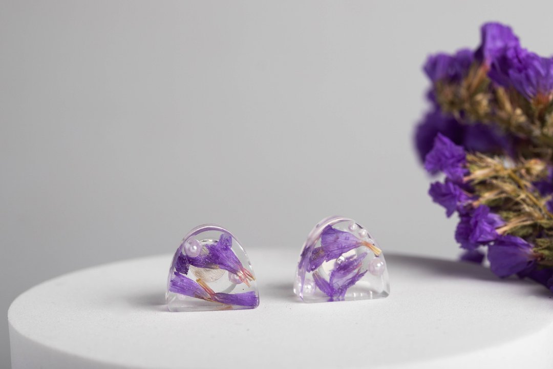 Handmade resin earrings - 耳环/耳夹 - 塑料 紫色