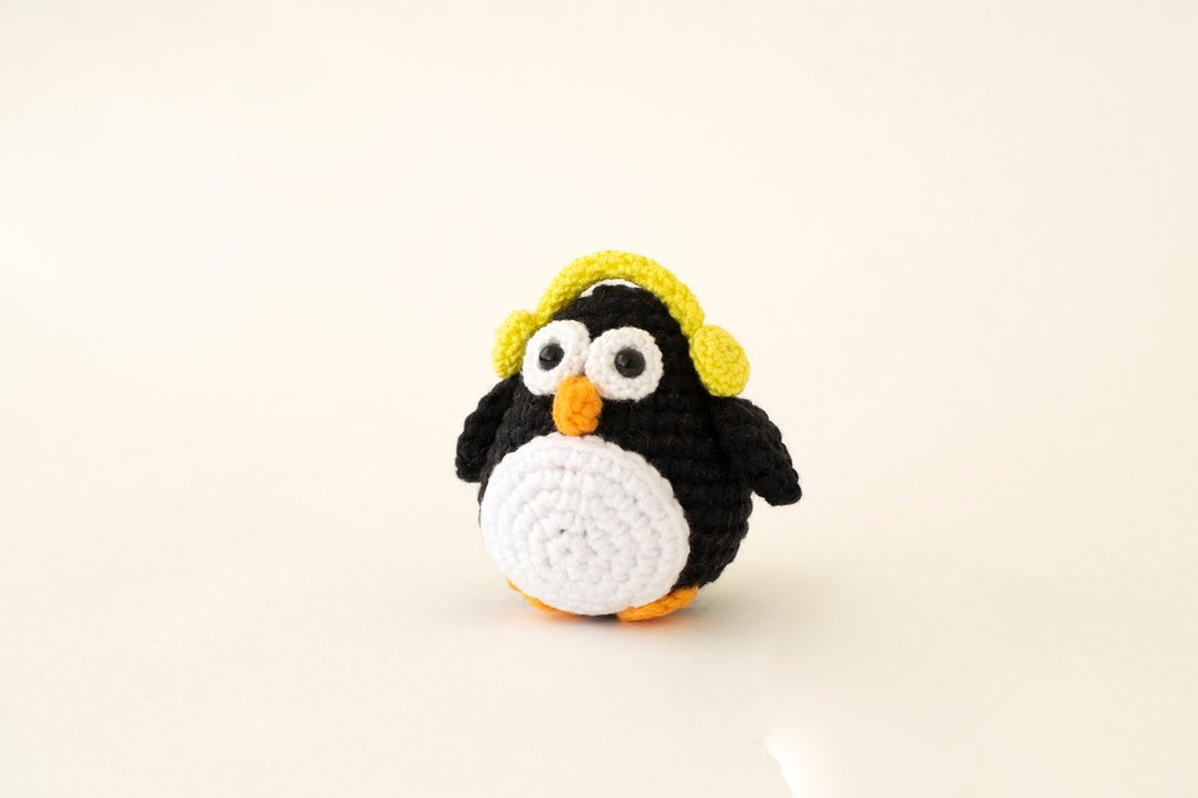 Penguin doll, plush toy, Christmas gift, winter figurine, crochet animals, 新年 礼物 - 玩偶/公仔 - 棉 黑色