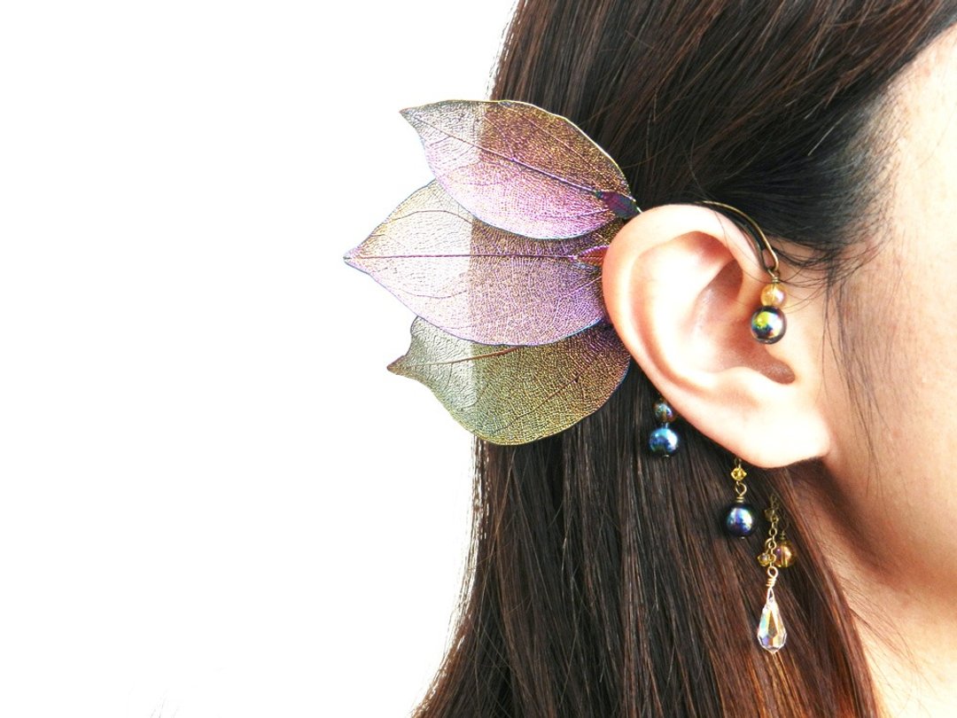 Swarovski and leaf fairy ear hooks - 耳环/耳夹 - 水晶 多色