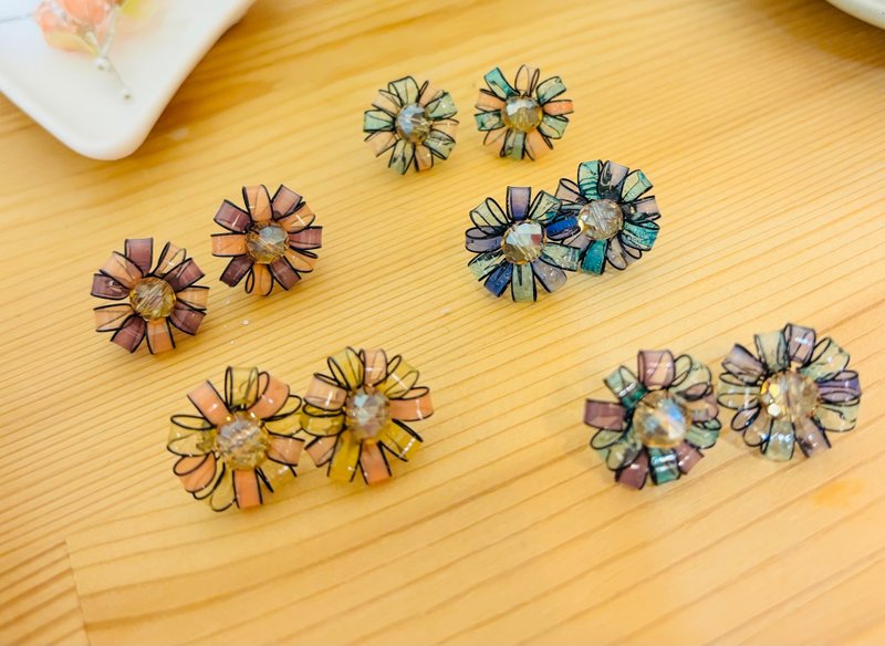 New_ 琥珀糖时光 | Amber Sugar Moments_水晶花耳环 - 耳环/耳夹 - 其他材质 