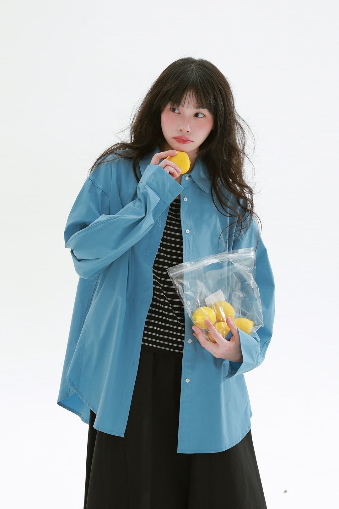 藍色 松弛慵懶風長袖襯衫 中性寬松廓形休閒通勤襯衣 - 女装衬衫 - 棉 蓝色