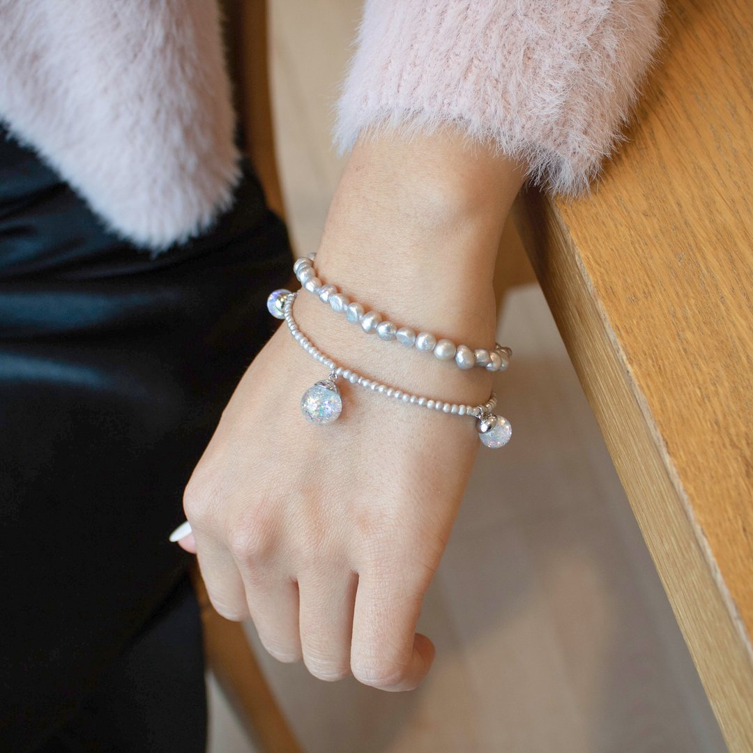 Seafoam Snowball Grey Pearl Bracelet - 手链/手环 - 玻璃 白色