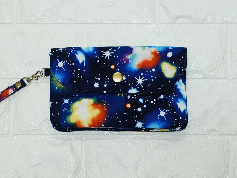 玩布手作。星空 钱包 零钱包 手拿包 - 手拿包 - 棉．麻 