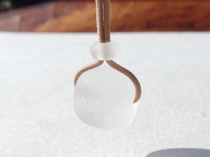 Snowball glass (Yukidama [white]) Necklace [Mini choice] [Made to order] - 项链 - 玻璃 白色