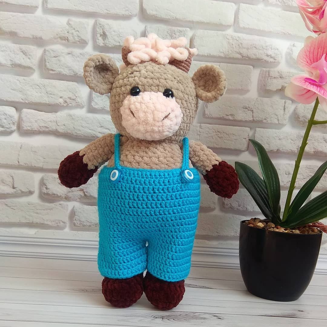 Stuffed soft toy bull, plush toy bull, bull in overalls, bull in a suit - 玩具/玩偶 - 棉 卡其色