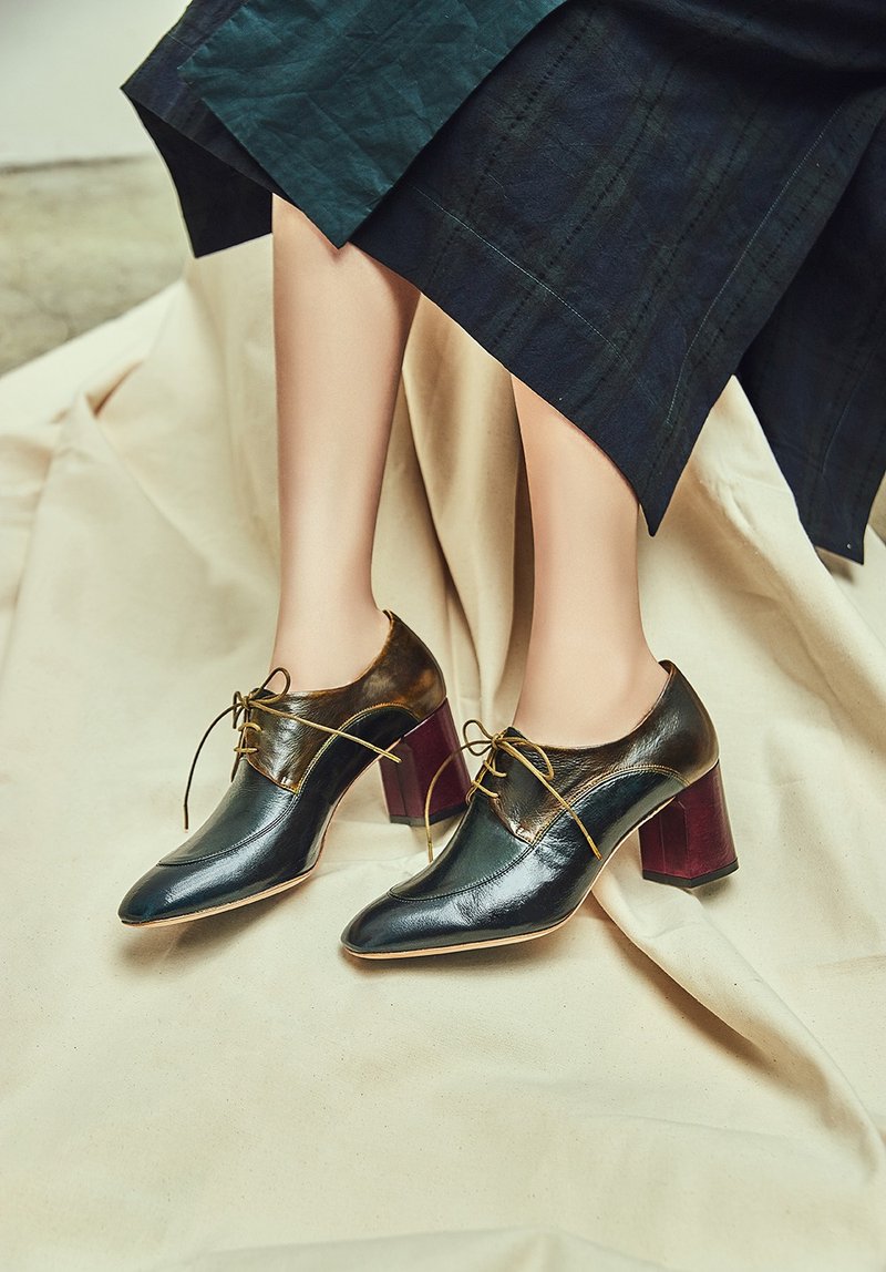 已绝版 6.5 德比高跟鞋 - 深孔雀蓝 - 高跟鞋 - 真皮 蓝色