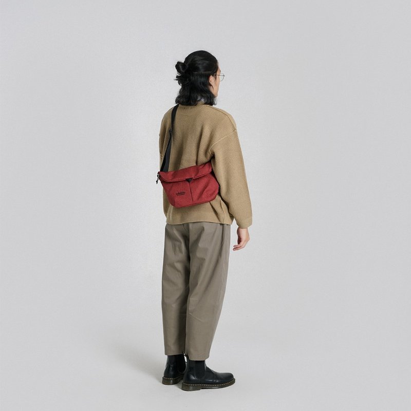 经典款式立体防泼水斜背包L号 KASEN ECO - 侧背包/斜挎包 - 环保材料 红色