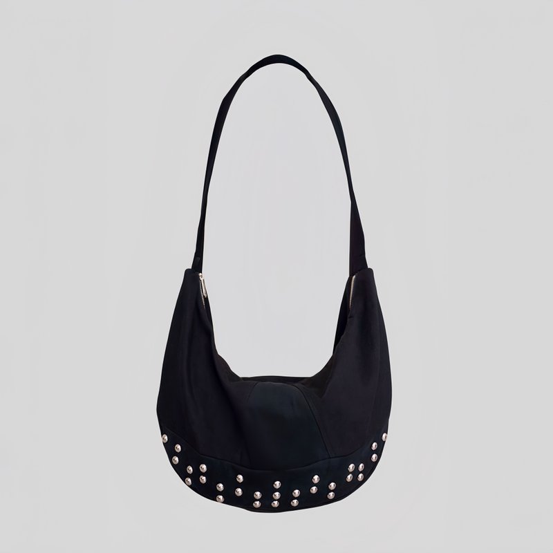 LARGE STUDDED DENIM HOBO BAG 黑色牛仔布铆钉流浪漂流人包 - 侧背包/斜挎包 - 棉．麻 黑色