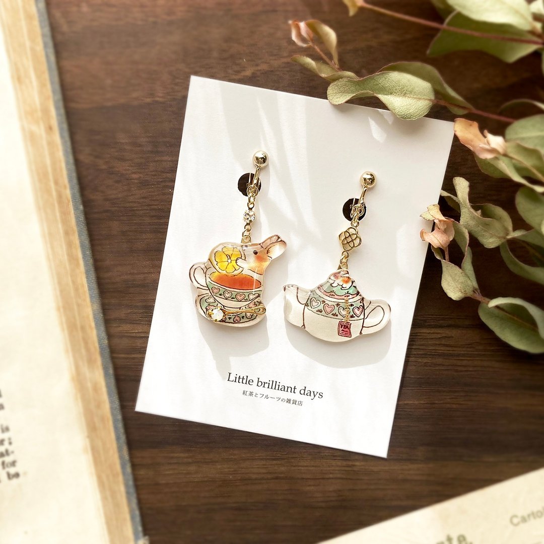 Rabbit Tea earring Rabbit Tea Clip-On or Earrings 2023 Zodiac/Black Tea Series - 耳环/耳夹 - 塑料 蓝色