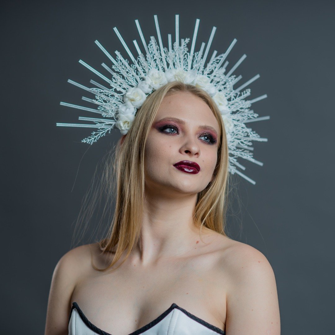 White flowers halo crown headpiece Goddess sun headdress Bridal wedding tiara - 发饰 - 其他材质 白色