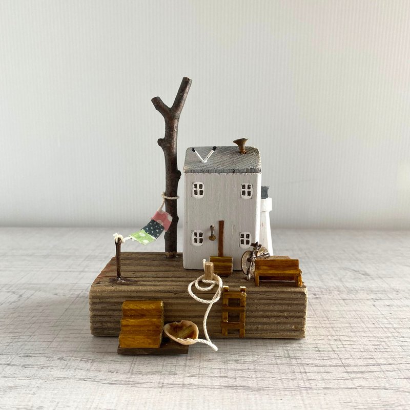 Driftwood Interior-Shiosai and Seagulls-W313-Compact-White Walls-Gray Roof - 摆饰 - 木头 