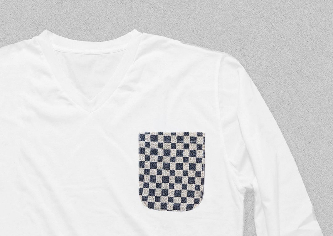 Edo-Komon T-shirts with Edo-Komon Ichimatsu pocket Long Sleeves Vneck - 女装 T 恤 - 棉 白色