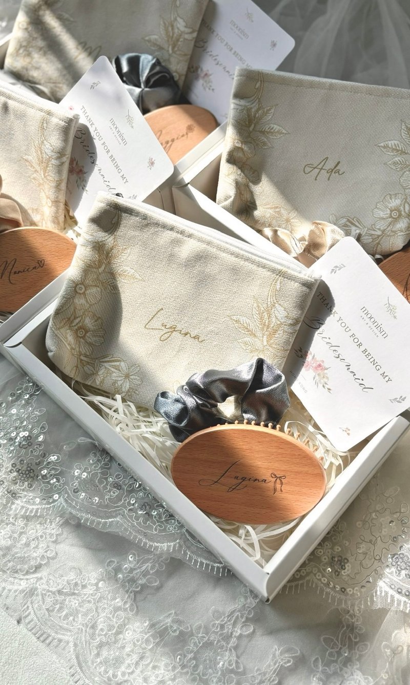 moonism【定制化礼物】化妆袋仔垫梳礼盒 姊妹礼物 - 化妆包/杂物包 - 其他材质 