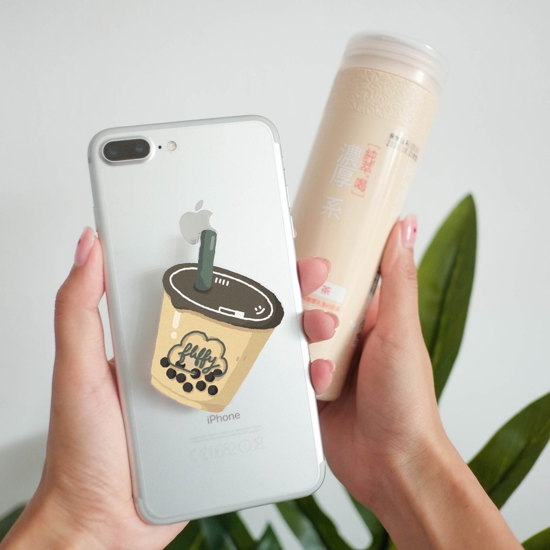 Grip Tok: Boba Milk Tea - 手机座/防尘塞 - 压克力 卡其色