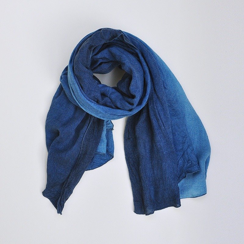 【岁时记】草木染棉纱围巾 蓝色渐变 - 丝巾 - 棉．麻 蓝色