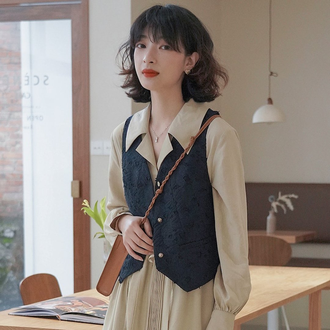 藏青色立体提花马甲背心|背心|春款|棉混纺|Sora-710 - 女装背心 - 棉．麻 黑色
