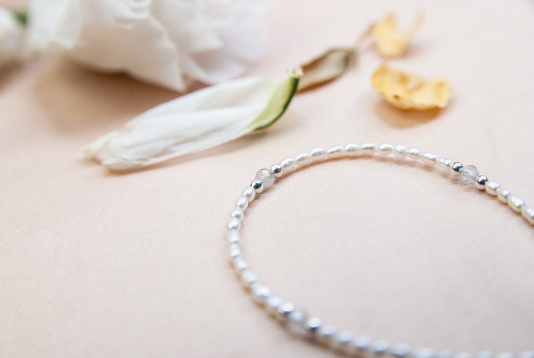 Same.Same Jewelry 拉长石小米粒珍珠手链 - 手链/手环 - 珍珠 
