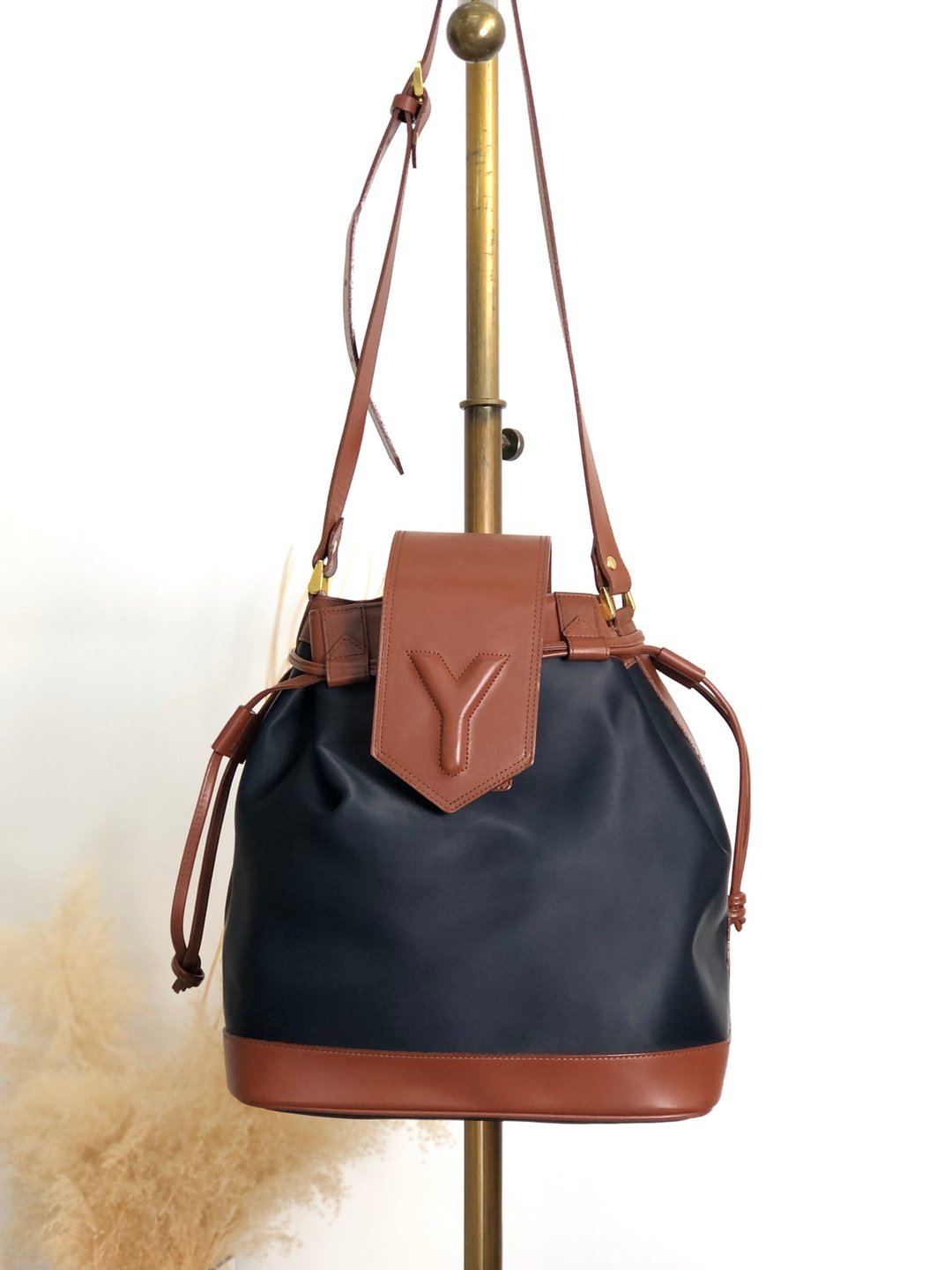 【日本直送 名牌中古包】Yves Saint Laurent 伊夫圣罗兰 肩背包 棕色 Y 压纹 尼龙 束口 vjh7bs - 侧背包/斜挎包 - 尼龙 咖啡色