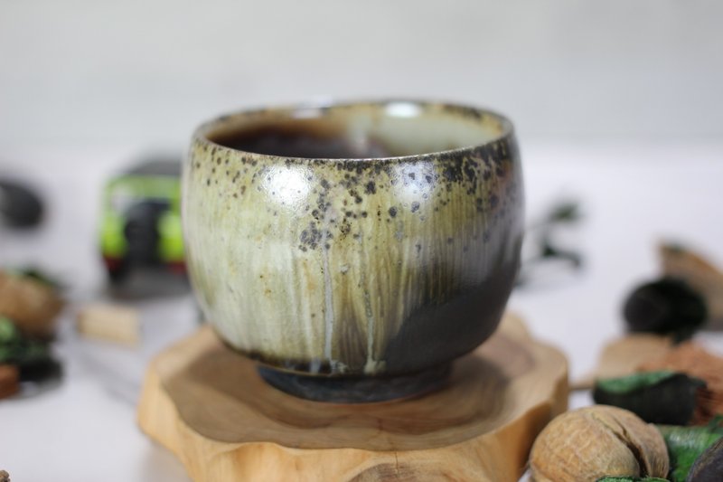 【送礼好物】100ml 柴烧 天然落灰 手拉坯茶杯 莺歌名家叶敏祥作 - 茶具/茶杯 - 瓷 