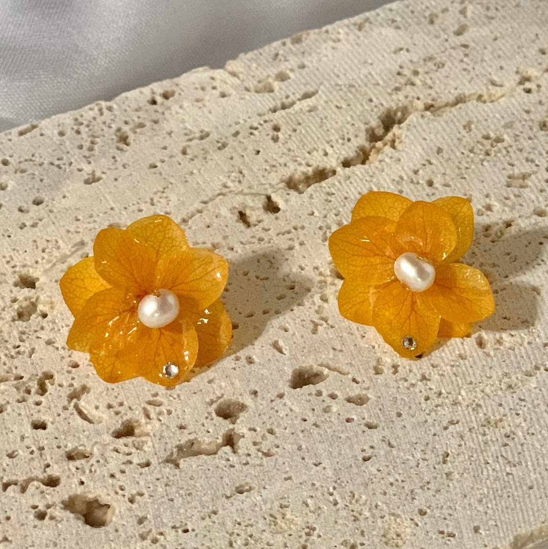 经典日常款 优雅启程系列 真花 天然珍珠 (耳针/耳夹/耳环) - 耳环/耳夹 - 植物．花 橘色