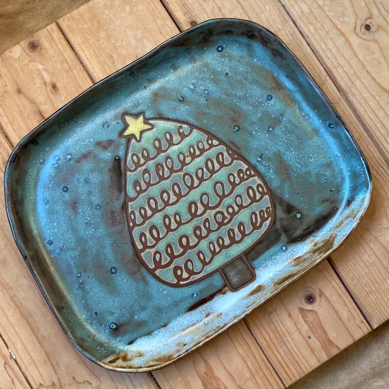 【タケ-TA KE Studio】圣诞树盘 - 盘子/餐盘/盘架 - 陶 绿色