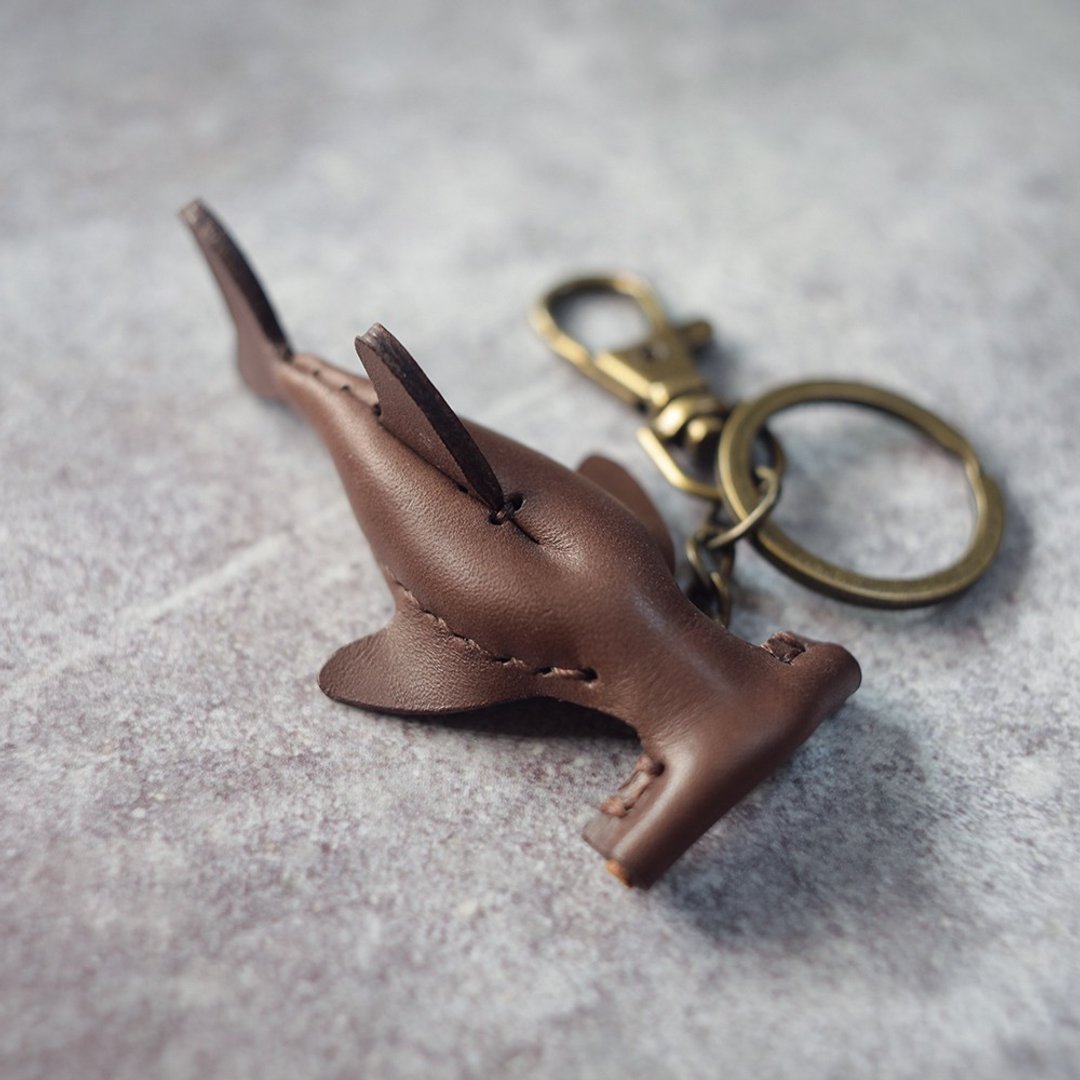 植鞣皮革 海洋生物 咖啡色 双髻鲨 Hammerhead shark Key holder - 钥匙链/钥匙包 - 真皮 咖啡色