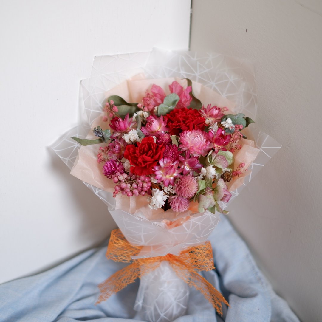 未完待续 | 母亲节限定 红粉色系 康乃馨 干燥花 永生花 浪漫 韩系花束 (不凋康乃馨版本)   现货 - 其他 - 植物．花 红色